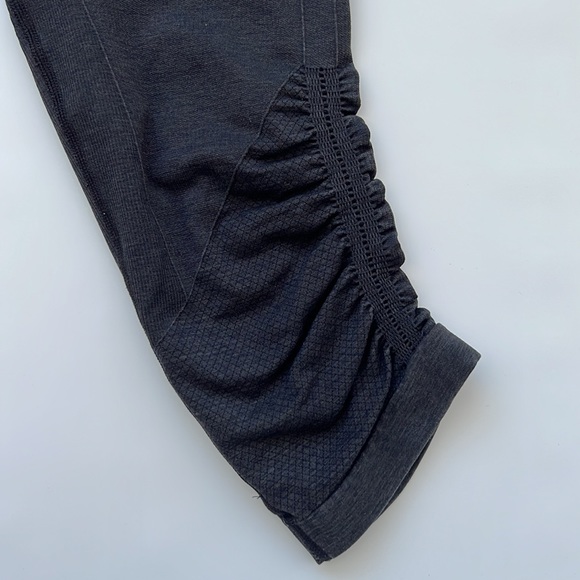 Lululemon yoga leggings - Picture 4 of 7